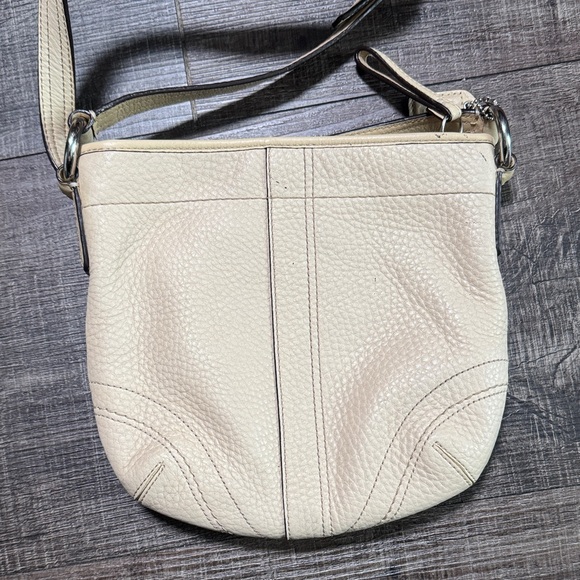 Vintage Coach Beige Crossbody Bag - Picture 3 of 16